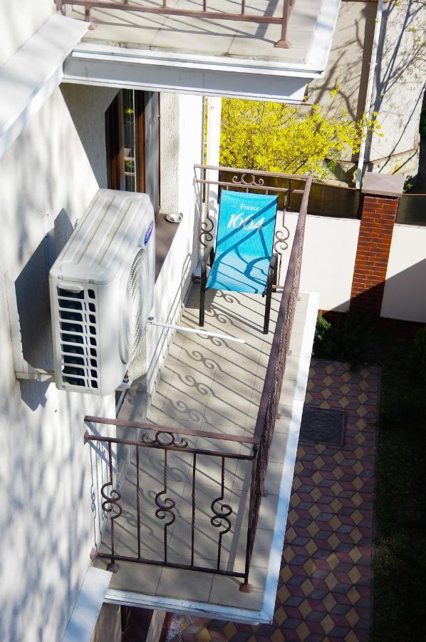 Chiernomorskie Apartamenty Odessa Zewnętrze zdjęcie